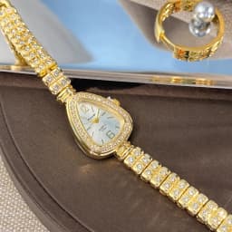 Women's Diamond-Set Snakehead Alloy Case Sun Stripe Scale Diamond-Set Fine Bracelet Quartz Watch Luxury Women's Watch