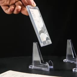 Simple White Bench Style Business Card Holder Stand Case Transparent Acrylic Photo Card Desktop Organizer School Office Supplies