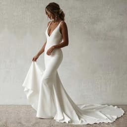 Sexy Mermaid Wedding Dress V-Neck Open Back Boho Wedding Gowns Simple Plain Long Train Buttons Beach Bridal Dress Robe De Mariee