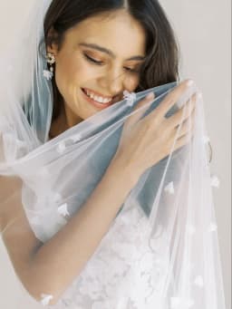 TOPQUEEN V20 Soft Bridal Veils 3d Floral Wedding Veil Single Tier Hand-stitched Long Cathedral Wedding Veil with 3D Flowers