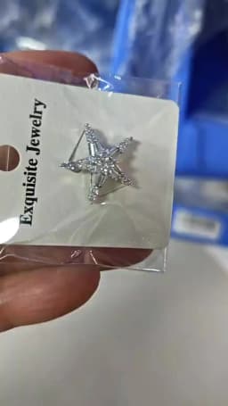 High-Grade Fashion Crystal Hexagram Six-Pointed Star Brooch Hijad Lapel Pin Corsage Collar Scarf Buckle Women Men Accessories