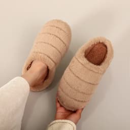 A Pair of Brown Plush Capybara Animal-Patterned Furry Home Slippers with Soft Soles, Comfortable and Warm, Non-Slip Indoor Slippers Suitable for Men and Women, Lightweight, Silent, and Comfortable Shoes, the Perfect Holiday Gift Choice