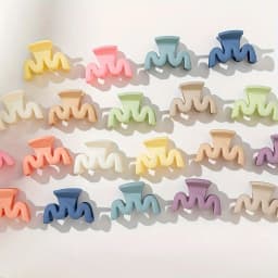 20 Pcs/bag Solid Color Matte Hollow Hair Claw Clip Candy Color Catch Barrettes Stylish Hair Accessories Suitable for Women