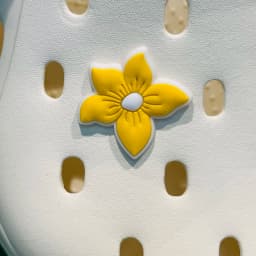 Good Quality 1pcs PVC Shoe Charms Flower White Daisy Mushroom Sandals Shoes Accessories Children Adorable Decorations Women Gift