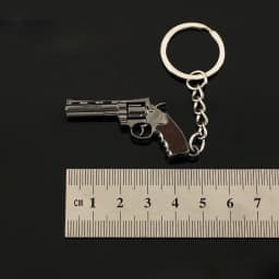 Hot Game Mini Gun Model Keychain Cosplay Weapons Ttig34 M1896 M500 Colt357 Mini R45 P08 Halloween Party Decoration Metal Gifts
