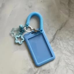Colorful Star-Shaped Retractable Plastic ID Card Holder with Keychain. Cute and Practical, Suitable for Bus Cards, Campus ID