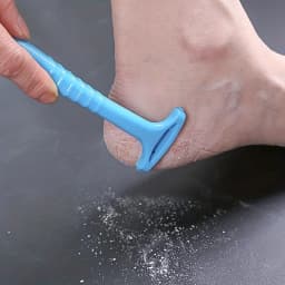 1pc Foot Heel Callus Remover Feet Dead Skin Removal Skin Care Tool Plastic Portable Pedicure Rasp
