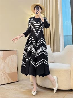 2026 Spring and Summer Loose New Fashion Elegant Dress French Literary Retro Long-sleeved Round Neck Long Dress Women's Clothing