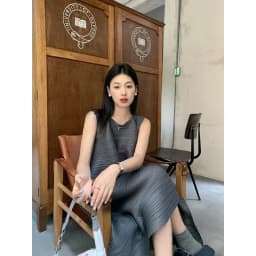 SXZ Miyake Pleated Women's Dresses Loose Plus Size High Quality Sense of Elegance Sleeveless Mid-length Skirt 2025 Spring New