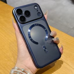 Luxury Matte Translucent Magnetic Phone Case For iPhone 18 17 Pro Max 17Pro Cases For Magsafe Wireless Charging Protector Cover