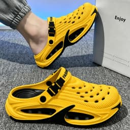 Fashion Hollow Out Thick Bottom Sports Sandals Men Eva Soft Sole Summer Clogs Sandals Men Non Slip Outdoor Driving Beach Sandles