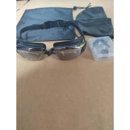 Swimming Goggles New One-piece Earplugs Waterproof and Anti-fog Swimming Goggles Swimming Cap Ear Protector Waterproof