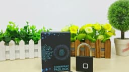 KERUI Fingerprint Lock Keyless USB Charging Smart Padlock Waterproof Door Lock 0.2sec Unlock Portable Anti-theft Padlock Zinc