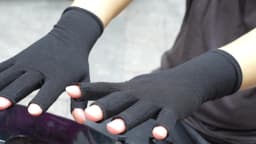 Relieve Hand Discomfort with 1pair Fingerless Compression Gloves