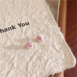 Exquisite Resin Pink Color Roses Flower Stud Earring Women Europe America Simple Bling Jewelry Birthday Friend Christmas Gift