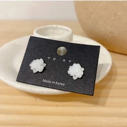 White Flower Stud Earring for Women Simple Korean Design Sweet Camellia Special Ear Jewelry Wedding Best Friend Christmas Gift