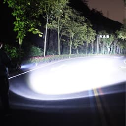 XHP390 Diving Flashlight 26650 Rechargeable Fixed Focus Super Bright Underwater Lantern Diving 150m Professional Diving Torch