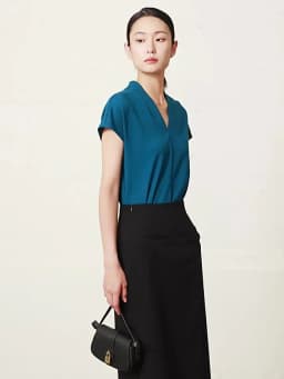 AMII Minimalism 2026 Summer Women's T-shirt Classic Style Casual V-neck Short Sleeve Solid Stretch Female Tops & Tees 12312013