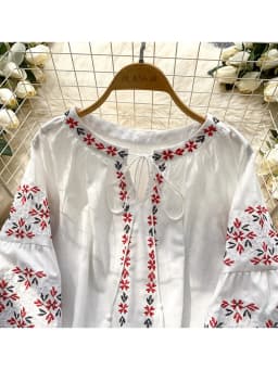 Women's Spring Blouse Retro Ethnic Style New Chinese Lantern Sleeve Shirt Loose Thin Tassel Embroidery Design Blusa Top BL187