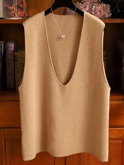 V-neck loose 100% pure cashmere vest vest ladies soft waxy knitted white temperament sleeveless top.