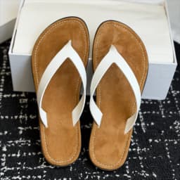 The New Thong Sandals Are Made of Fine Calf Leather, Leather Lining, Fashionable Round Toe Rubber Sole, Craftsmanship and Simple