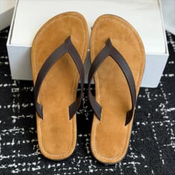 The New Thong Sandals Are Made of Fine Calf Leather, Leather Lining, Fashionable Round Toe Rubber Sole, Craftsmanship and Simple