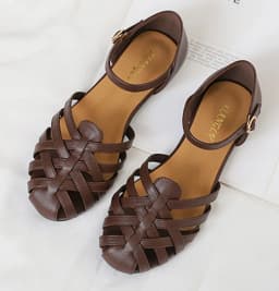 Luxury Designer Sandals Hollow Low-Heeled Closed-Toe Sandals for Women for Summer Outdoor Wear Roman Shoes Zapatos De Mujer