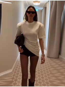 Women's Casual Commuting Clothing Trendy Minimalist White Padded Shoulder T-shirt Cozy Oversized Crew Neck Short Sleeve Tee Tops