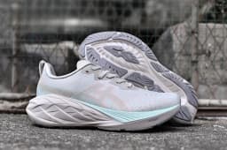 2026 New Men Women Comfortable Runner Shoes Unisex Breathable Ultralight Outdoor Running Casual Sneakers Fashion Shoes