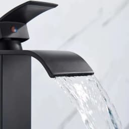 Bathroom Waterfall Basin Faucet Hot and Cold Water Washbasin Taps Single Handle Single Hole Mixers Tap