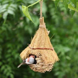 Wren Finch Hanging Bird House Hand Woven Bird Nesting House Grass Birds Hut Hummingbird House for Outside Indoor Lawn Patio Home