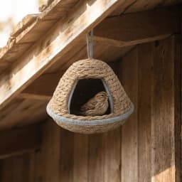 Cottage Style Weaved Bird House Breathable Hand-Woven Hanging Parrot Nest Vintage Outdoor Bird Shelter Outdoor Garden
