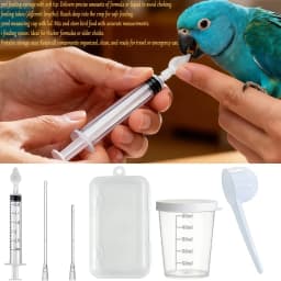 Bird Medicine Feeding Kit in a Box, Includes 10 Feeding Tubes, 5 Syringes, 5 Small Spoons, 1 Large Spoon, 1 Graduated Measuring Cup, and a Storage Box, Suitable for Feeding Birds Medicine, Feeding Them Milk, and Feeding Them Food. the Syringes Have Graduations for Precise Dosing, Easy to Carry and Convenient to Store, a Must-Have for Home Bird Care