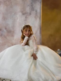 Graceful White Beadded Kids Dresses With 3D Flower Dace Performance Wear Classic O-neck Long Sleeve Princess Gown For Girls