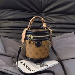 Trendy Design Simple Unique Leisure Diaper Bags For Ladies Luxury Brand Elegant Crossbody Leather Commuter Bag