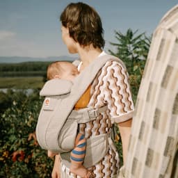 egobaby Deluxe adjustable baby out-and-out sleeping belt, breathable baby carrier, a must-have for travel, soft and skin-friendl