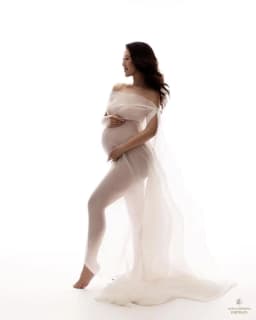 Maternity Photoshoot Outfit Ideas 30 Weeks Pregnant Photoshoot Session Chiffon Fashion Dresses for Pregnancy Studio Props
