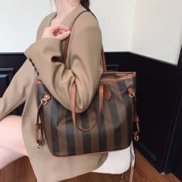 Luxury Designer Diaper Bags Women's Elegant Crossbody Bag Minimalist Fashionable Shoulder Bag Simple Leather Large Capacity