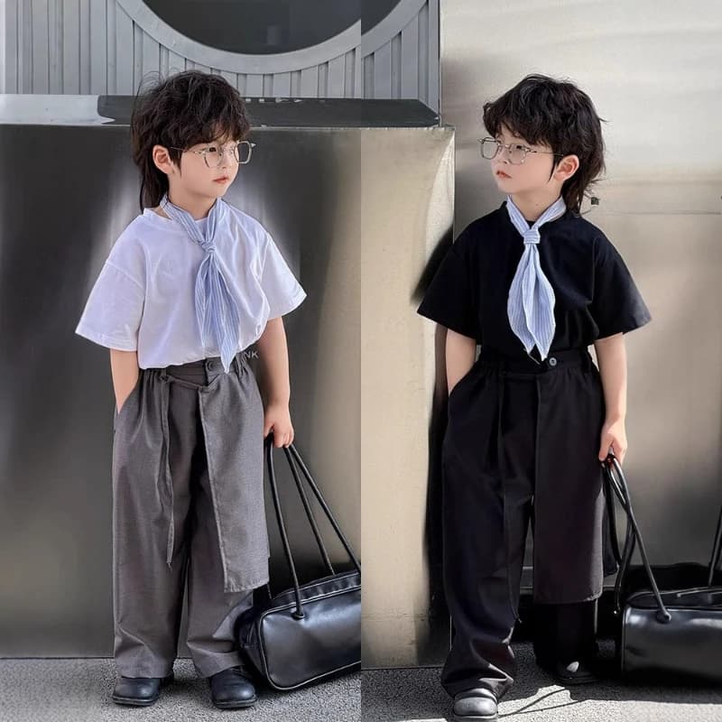 Boys' Suit - 2026 Summer New Collection of Children's Cotton T-shirts with Trendy Scarves and Fashionable Trousers.