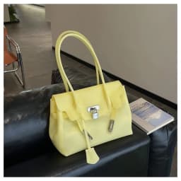 High-End Minimalist Leather Diaper Bag: Elegant Crossbody Handbag For Women With Designer Logo And Large Capacity Vintage Tote