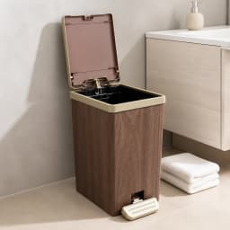 Wood Grain Square Pedal Trash Can, Plastic Step‑On Garbage Bin with Removable Inner Bucket, Odor‑Proof Lidded Waste Bin with Gold Accent for Bathroom Kitchen Bedroom Office Home
