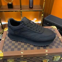 2026 New Soft Sole Shoes for Men, Ultra-Soft Summer Thin Men's Shoes, Round-Toe Retro Jogging Shoes