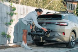 Thule Outpace 3 Bike Hitch Rack, 2" & 1.25" Hitch, 110lb Capacity | Automotive-bike-racks