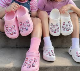 10/20 Mesuca Cute Cartoon Shoe Charms for Girls, Kawaii Clog Charms DIY Shoe Accessories for Kids, Colorful Shoe Decorations for Sandals Crocs Style Shoes Birthday Gift