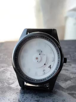 Fashionable and Uniquely Designed Men's Watches, Women's Quartz Watches, Unique Holiday Gifts, Wristwatches Without Hands