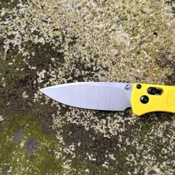 Multi-color BM 535 Bugout Folding Knife with Self-locking Landing Blade V-shaped Grinding Edge and Thumb Clip Ergonomic Handle