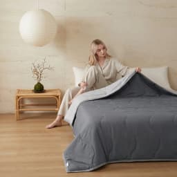 1PC Double-Sided Ultra-Soft Cooling Summer Quilt for Bed | Large Cooling Air-Conditioning Quilt for Hot Sleepers | Machine Washable Dual-Use Summer Cooling Quilt | Dormitory Office Nap Quilt Sofa Throw | Practical Summer Gift for Boyfriend