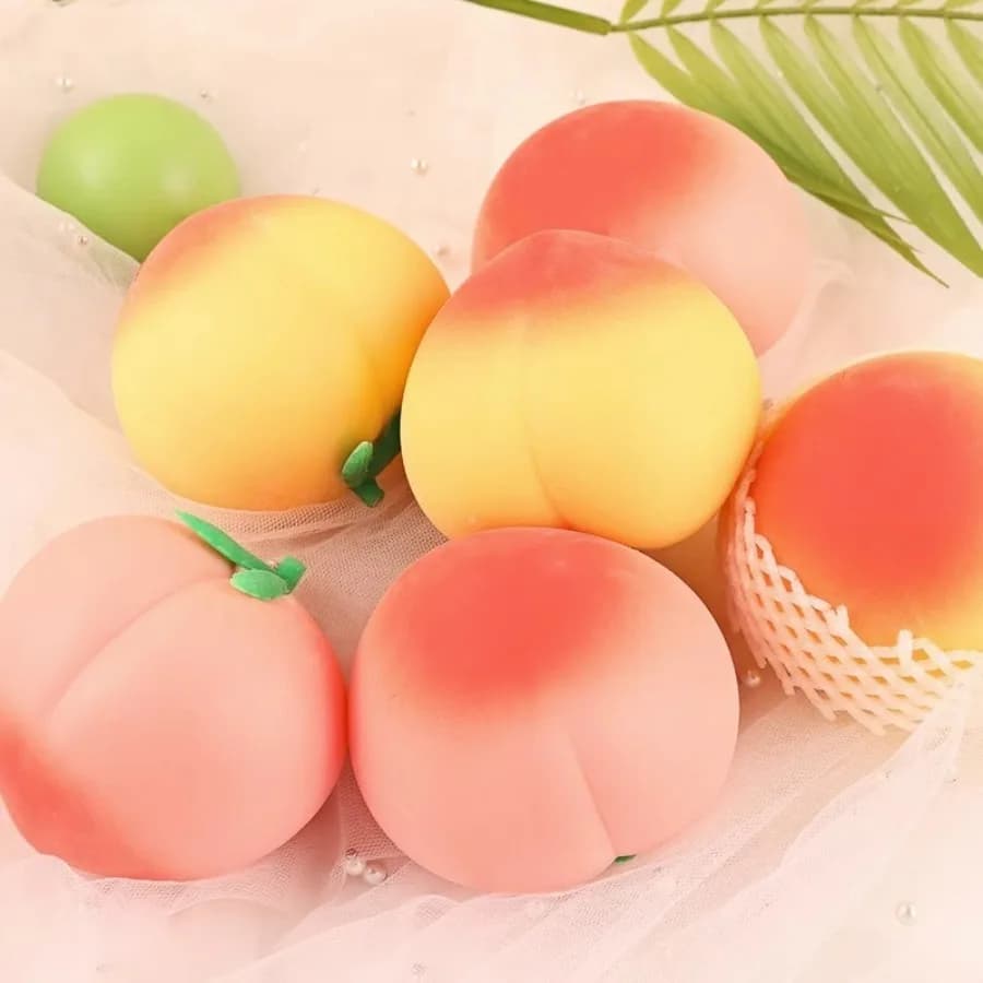 1pc Trending Popular Realistic Peach Shaped Squishy Squeeze Fidget Toy, Elastic Comfortable Touch Vent Decompression Accessory for Daily Mood Relaxation and Pressure Relieving, Lightweight Exquisite Compact Leisure Ornament