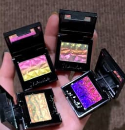 Coldnwild Chameleon Gradient Eyeshadow Highlighter Palette Waterproof Long-Lasting,Easy To Blend,Duochrome Shimmer Eye Makeup