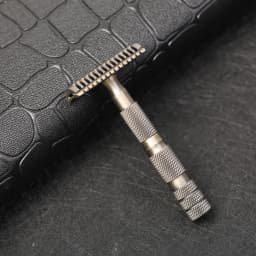 Yaqi Travel Razor With Leather Pouch for Men